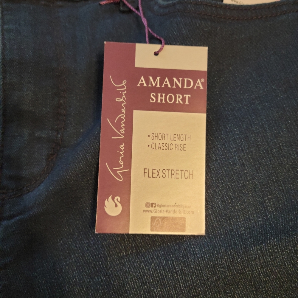 NWT Gloria Vanderbilt "Amanda" jean shorts. - Picture 2 of 5